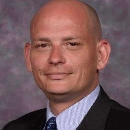 Shalom Bennett author portrait
